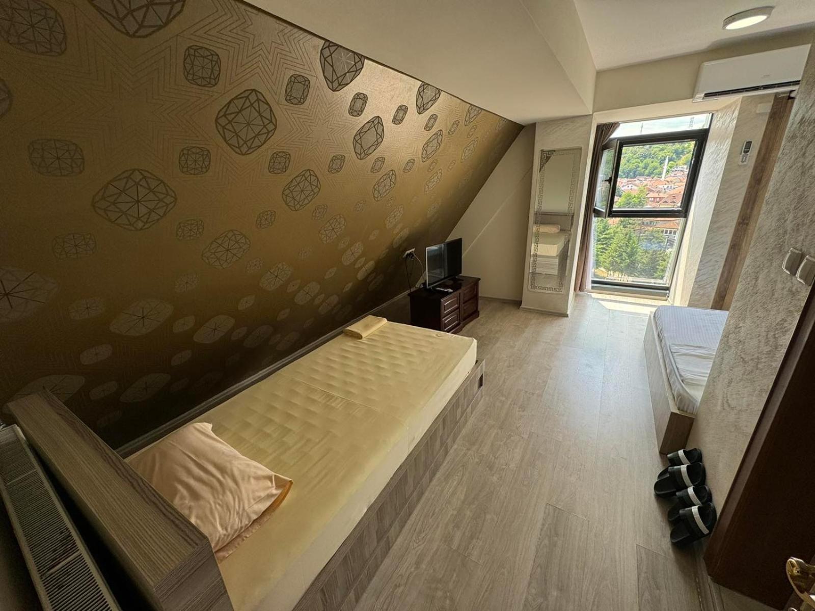 Hotel Pashtriku Gjakova Экстерьер фото