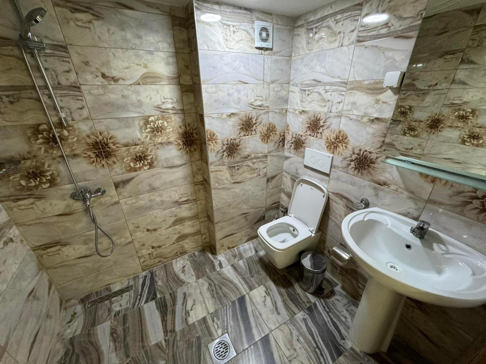 Hotel Pashtriku Gjakova Экстерьер фото